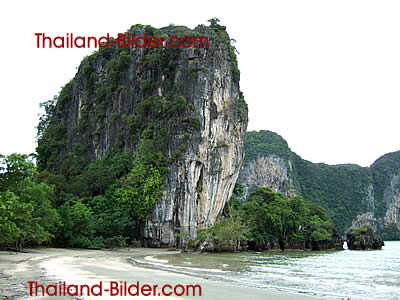 Groer Felsen am Strand von Thailand